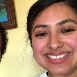 Meet your Posher, Cinthia